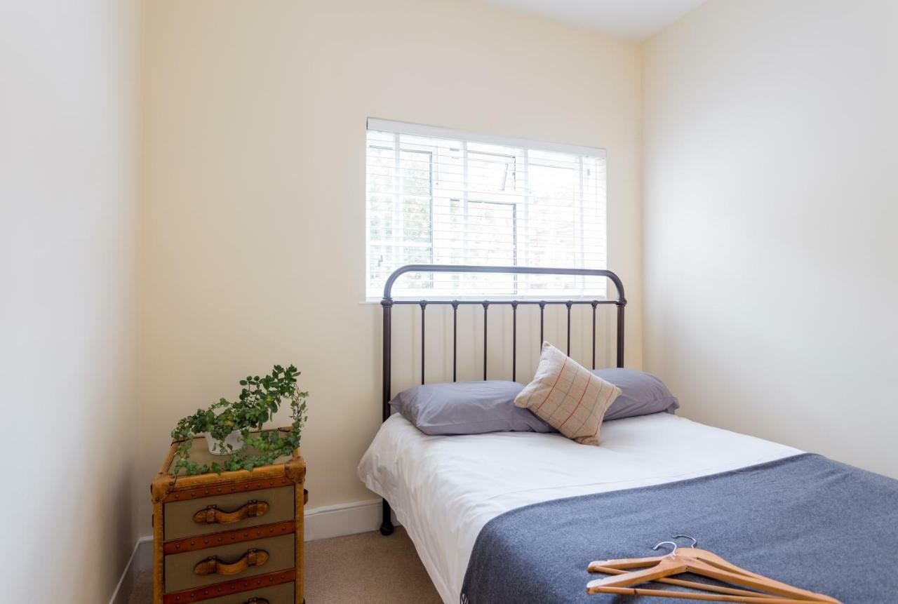 Logan Mews By Lime Street Apartment London Exterior photo
